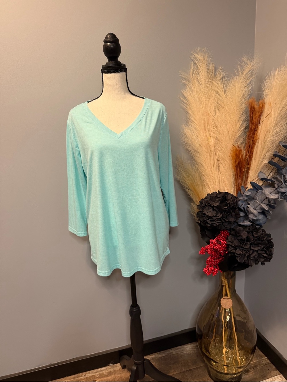 Light Aqua V-Neck Women's Top - Casual 3/4 Sleeve